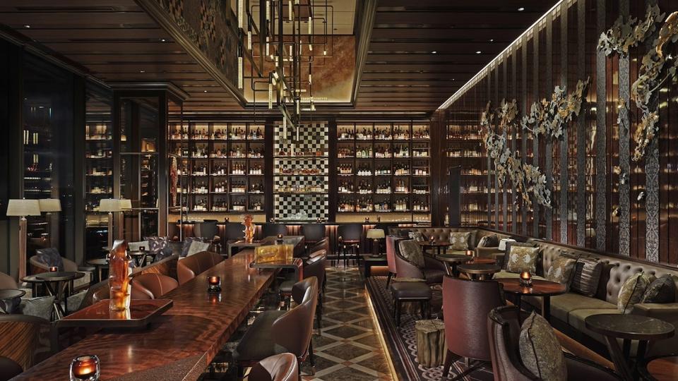 Virtu bar inside the four seasons tokyo otemachi hotel