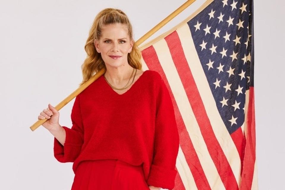 Social Media Influencer, Leigh McGowan, Educates Her Audience About