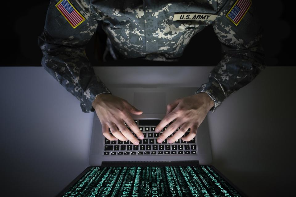 Penangkapan Hacker Berbahaya yang Serang U.S. Army dan Organisasi Internasional
