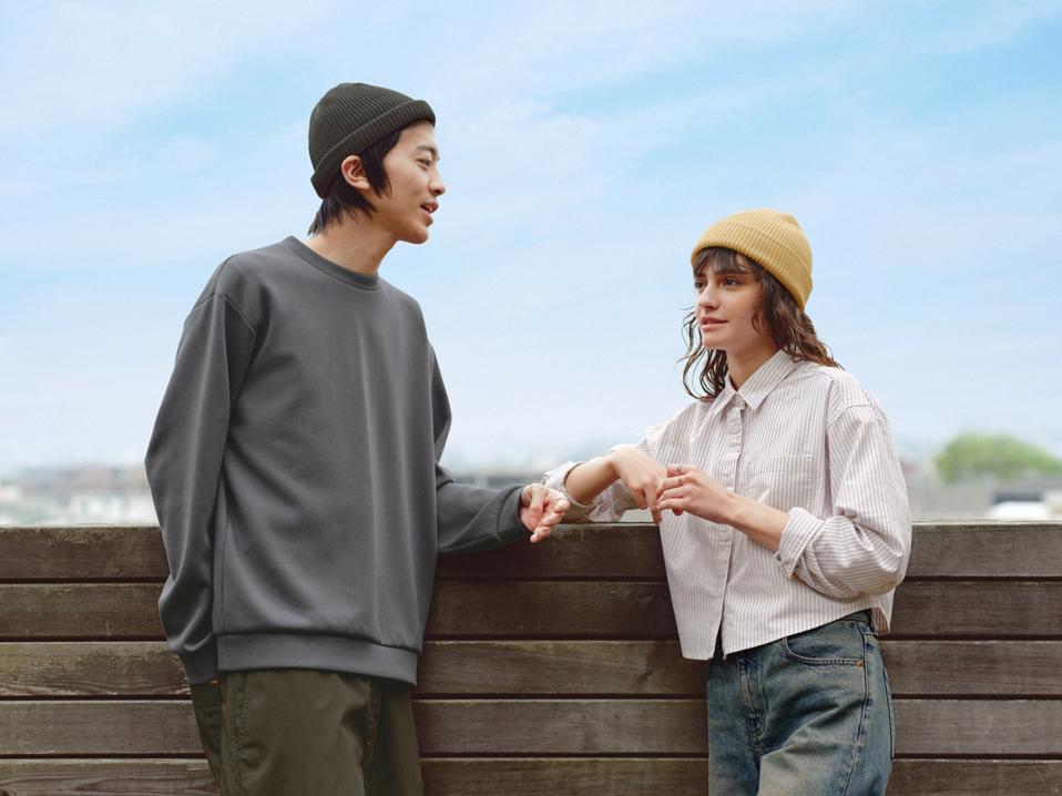esow ginza gl クッション　t-19　supreme　UNIQLO ユニクロ×GINZA】新しい体感型ショップと、長年愛される銀座名店