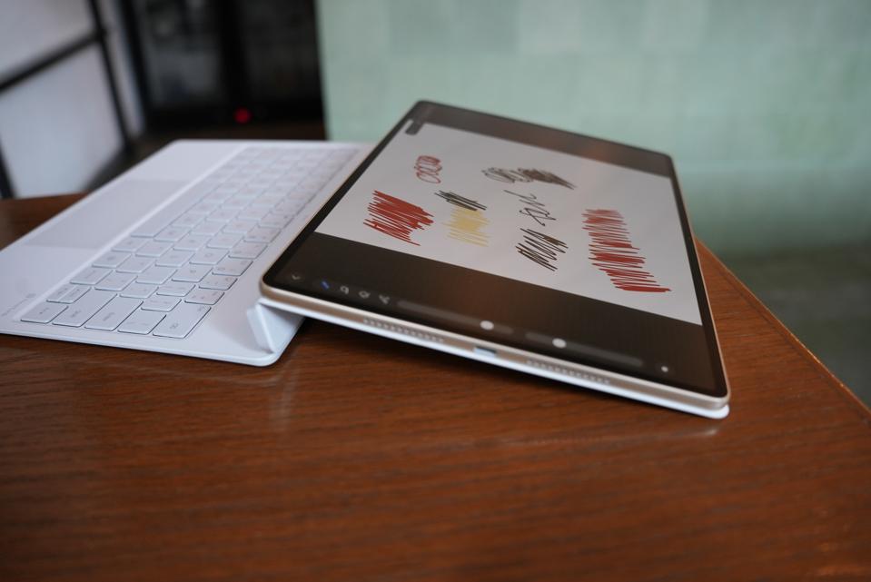 Huawei's New MatePad Has A Much Better Stylus Storage Than Apple's