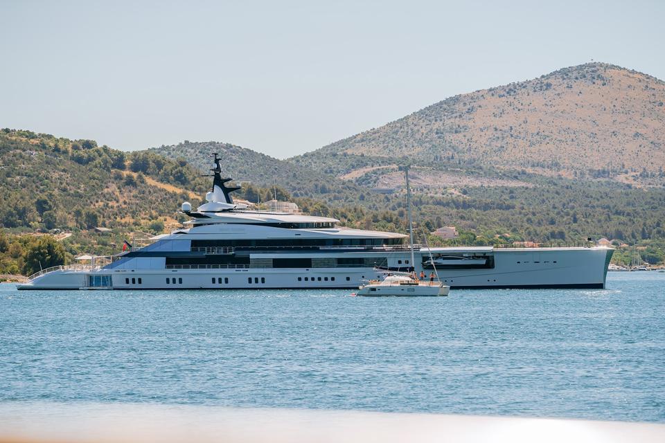 Jerry Jones' Bravo Eugenia yacht.