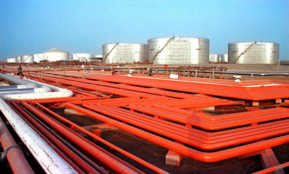 Oil refinery in Iran