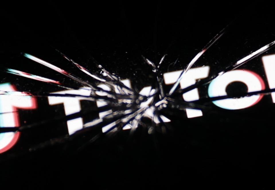 TikTok broken illustration