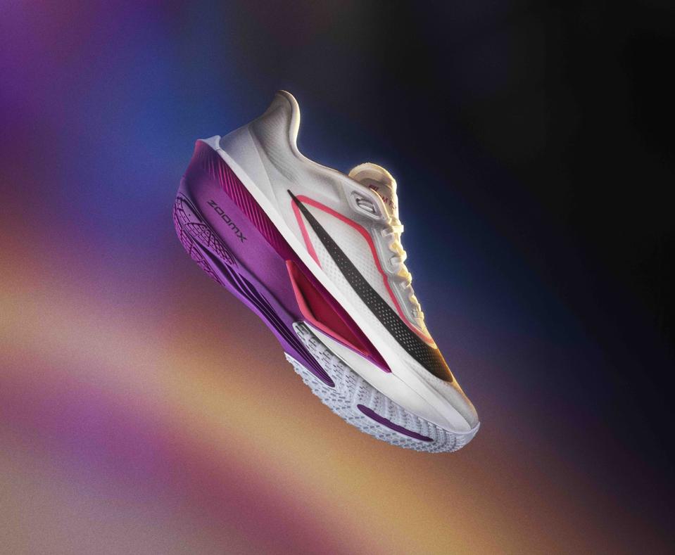 NIKE ZOOM FLY6 ランニングシューズ 新品 New Nike Zoom Fly 6 The Brand's 'Super Trainer'