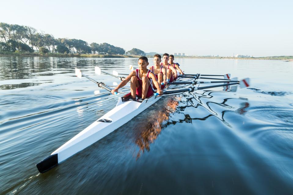 Employee Rowing 4 Steps To Building A High-Performing Leadership Team