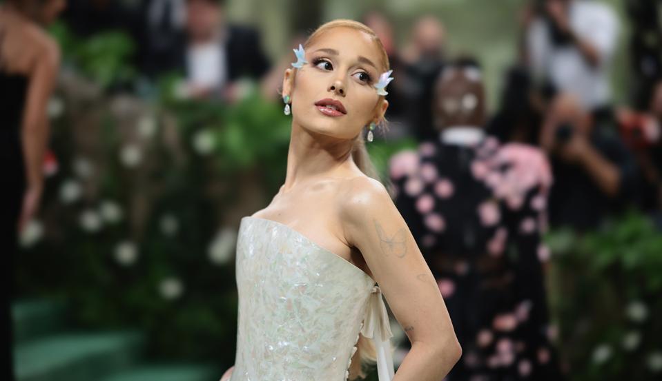 2024. They met gala glory "Sleeping rooms: Reavakening Fashion" - Arrivals