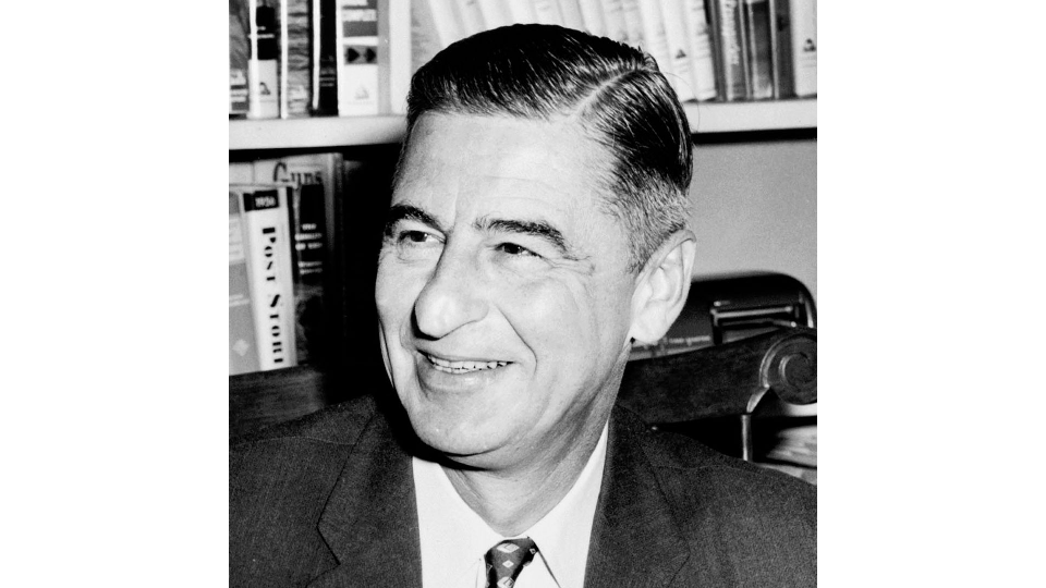 inline-_0005_1x1-headshots-Ted-Geisel-Dr-Seuss-by-Everett-Collection-Newscom