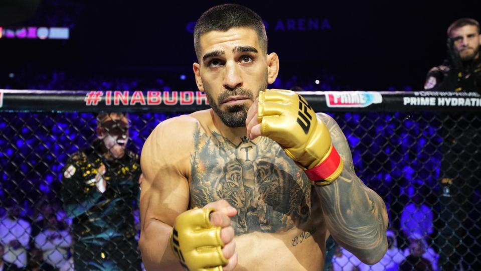 UFC 308: Topuria v Holloway