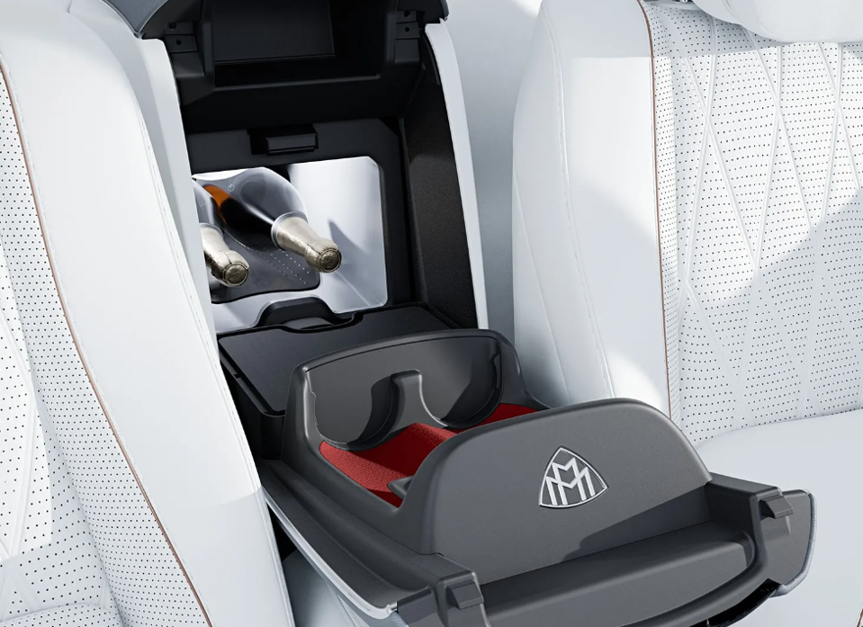 2025 Mercedes-Benz Maybach GLS 3