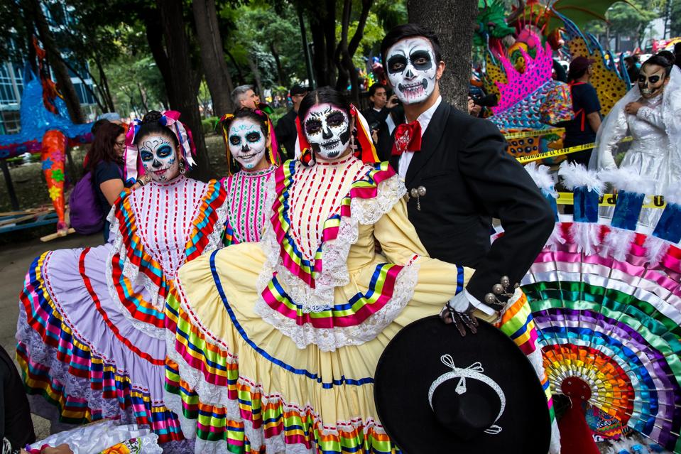 How To Dress Up For The Day Of The Dead Celebrations How To Dress Up For The Day Of The Dead Celebrations