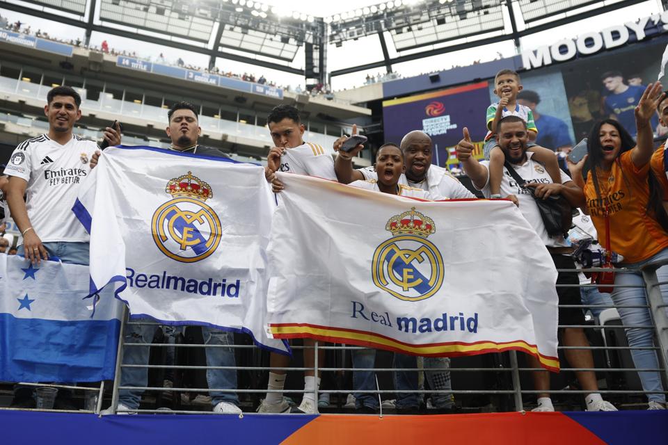 Real Madrid v FC Barcelona - Pre-Season Friendly