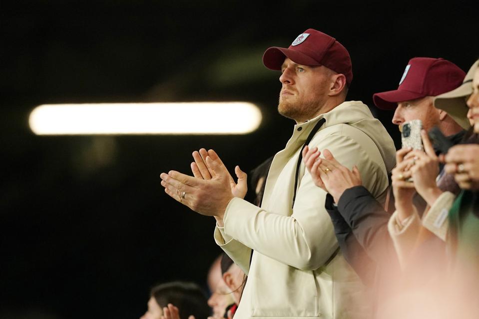 Burnley v Wolverhampton Wanderers - Premier League - Turf Moor