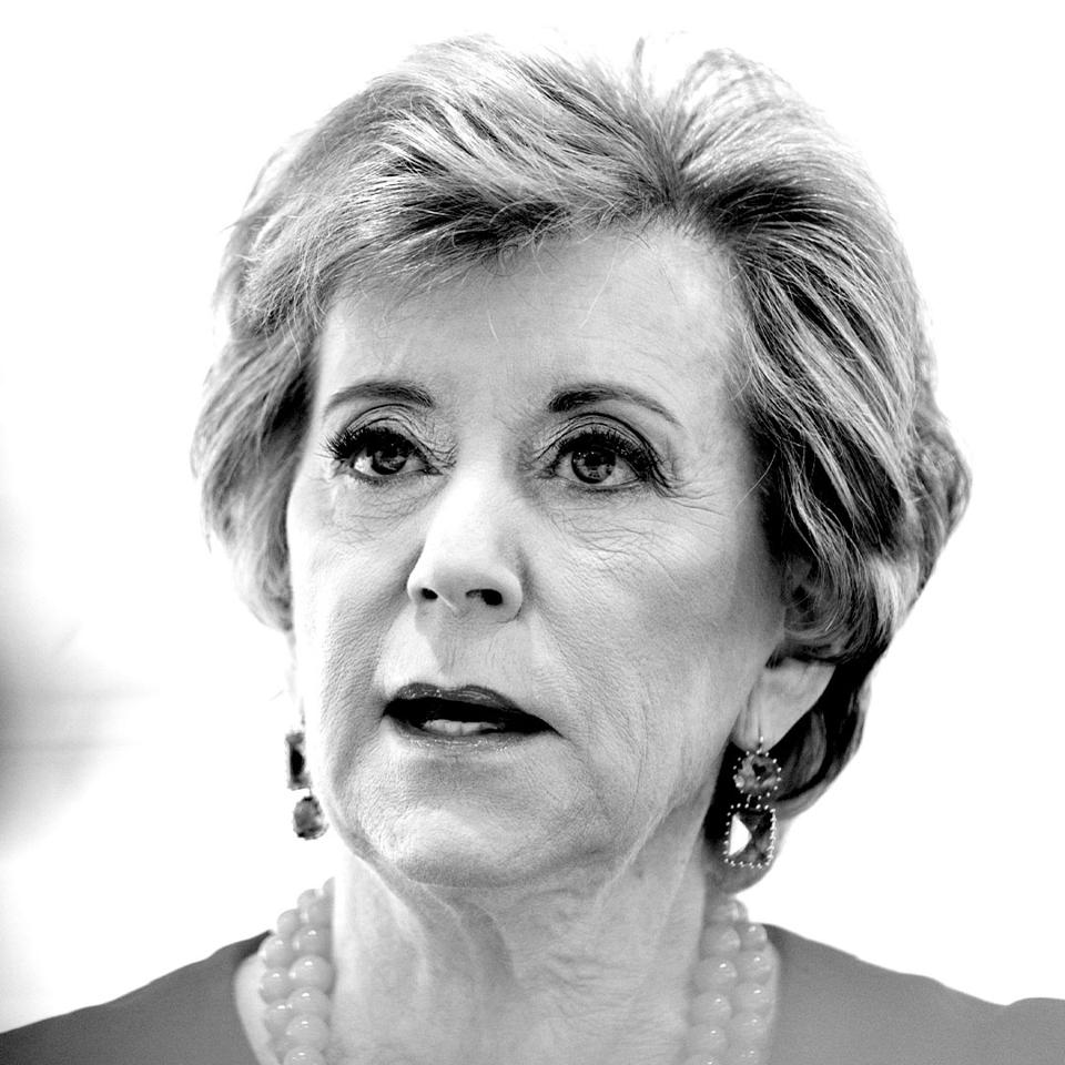 headshots-cut 099 Linda McMahon by Andrew Harre-Bloomberg