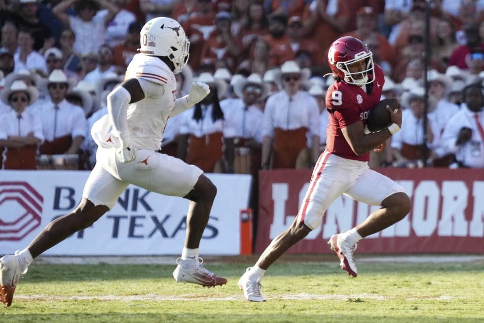 College Football Rivalry Texas At Texas A&M Drawing Major Watch And ...