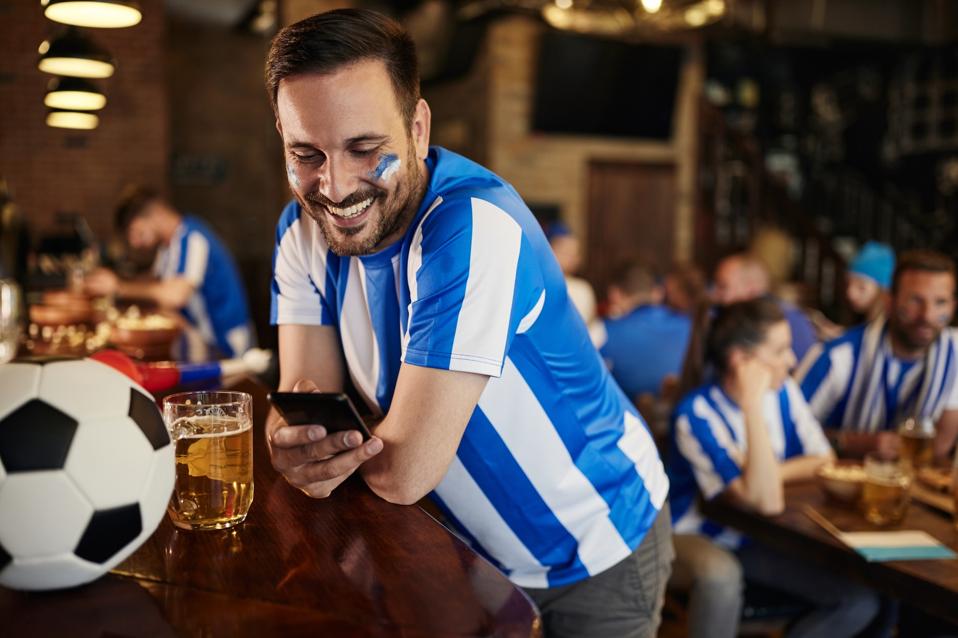 How Event Marketers Can Use Technology To Interact With Fans In Real Time