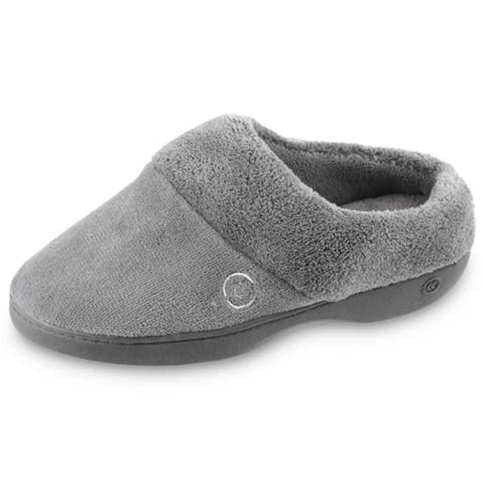 Best Slippers For Plantar Fasciitis 2025 Forbes Vetted