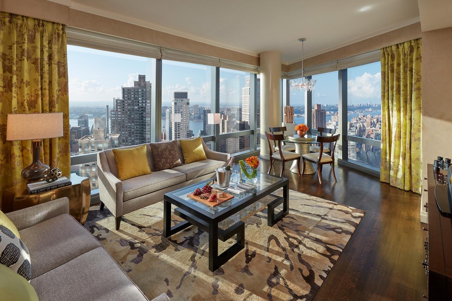 New-York-Skyline-Suite_Living-Room_Mandarin-Oriental,-New-York
