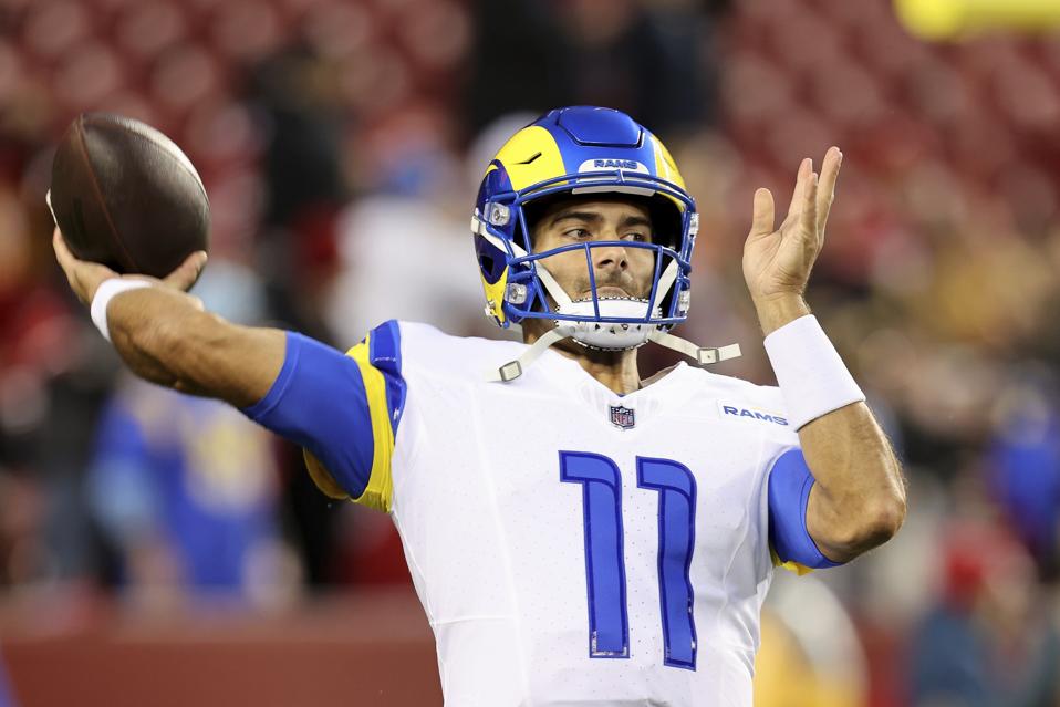 Los Angeles Rams’ Jimmy Garoppolo In The Spotlight In Regular-Season Finale