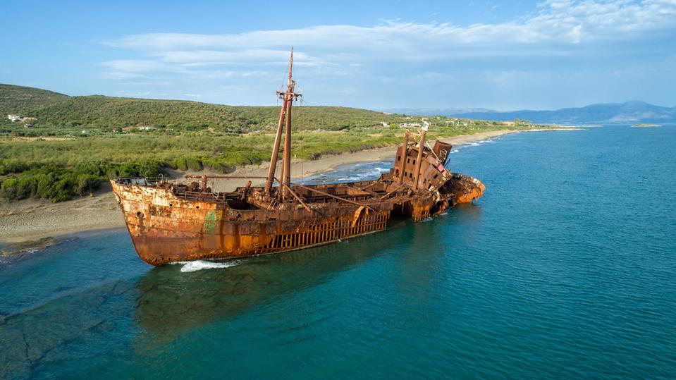 One Of The ‘Deadliest’ Shipwrecks Only Claimed 1 Human Life—Here’s What ...