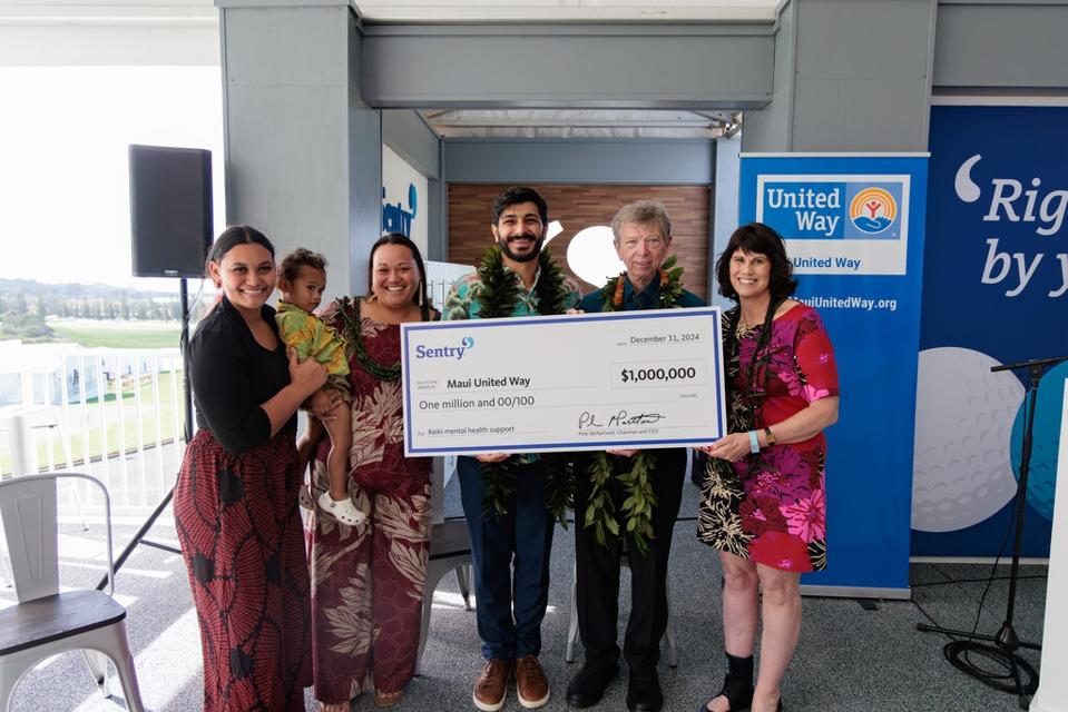 Sentry Maui United Way donation