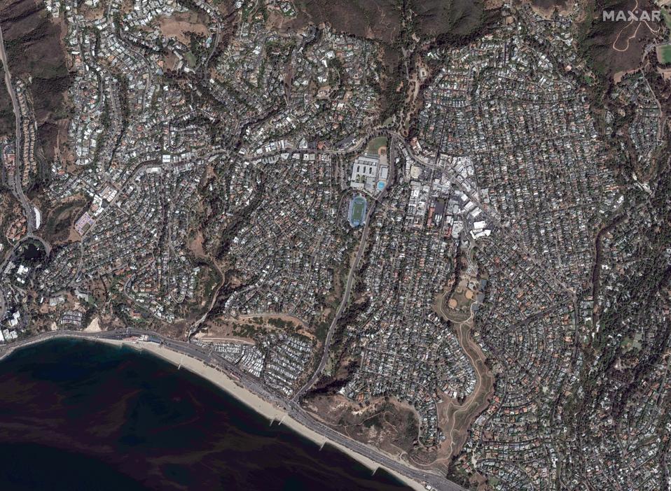 LOS ANGELES FIRES, CALIFORNIA -- OCTOBER 20, 2024:  Sequence image 02.  Maxar BEFORE satellite imagery of homes before the destruction in Pacific Palisades, Los Angeles, California.  Please use: Satellite image (c) 2025 Maxar Technologies.