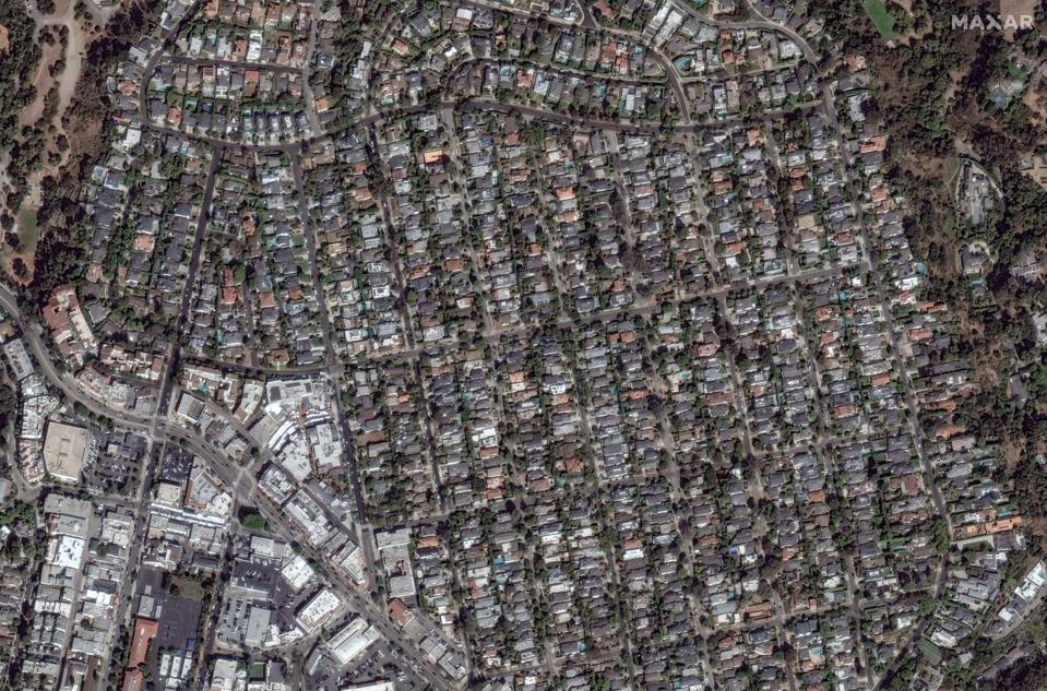 LOS ANGELES FIRES, CALIFORNIA -- OCTOBER 20, 2024:  Sequence image 04.  Maxar BEFORE satellite imagery of additional homes before the destruction in Pacific Palisades, Los Angeles, California.  Please use: Satellite image (c) 2025 Maxar Technologies.