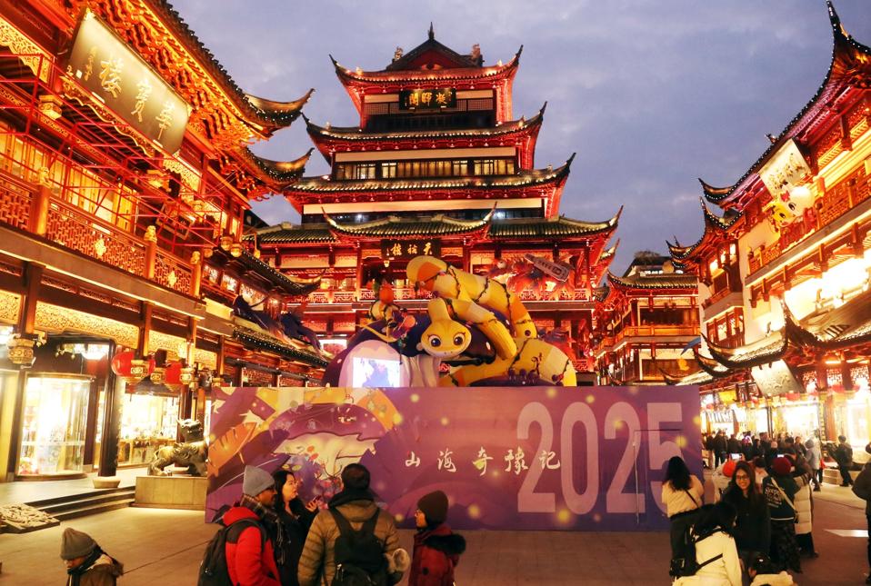 Mengenal Kalender Lunar: Dari Tahun Baru Imlek hingga Ramadan dan Paskah 2025