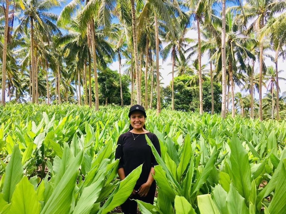 Cherrie in MDQ turmeric farm