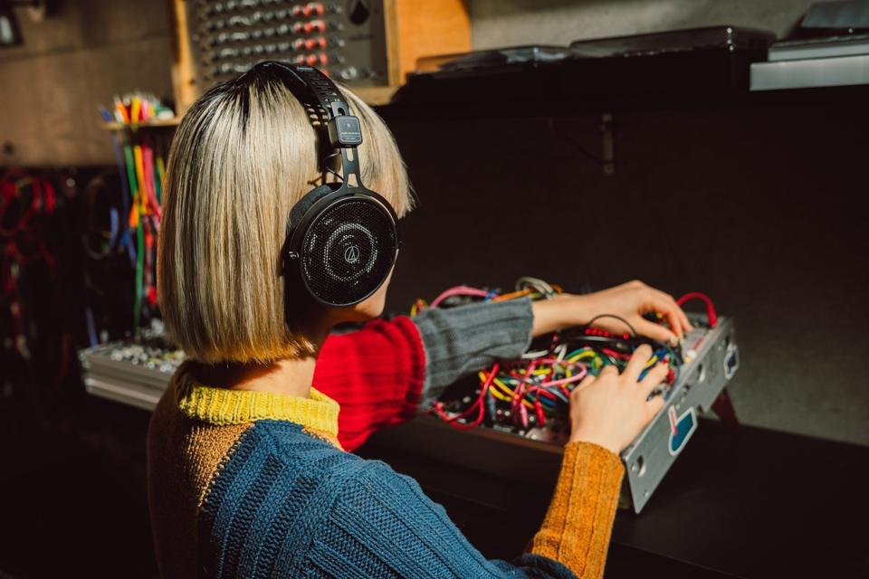 Audio-Technica Rilis Headphone Open-Back Profesional untuk Mixing dan Mastering