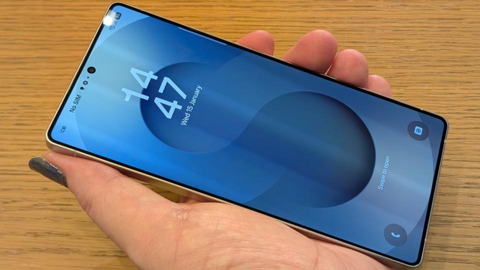 Samsung Galaxy S25 Interview: Galaxy AI Advances Into 2025