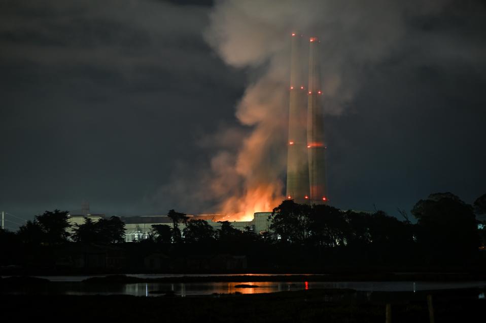 Kebakaran Fasilitas Baterai Lithium di Moss Landing: Peringatan Besar untuk Energi Terbarukan