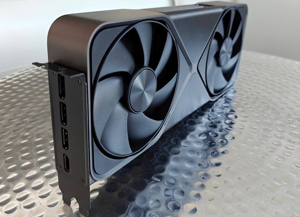 グラフィックボード・グラボ・ビデオカード Nvidia RTX 5090 Founders Edition GeForce RTX 5090 Graphics Cards | NVIDIA