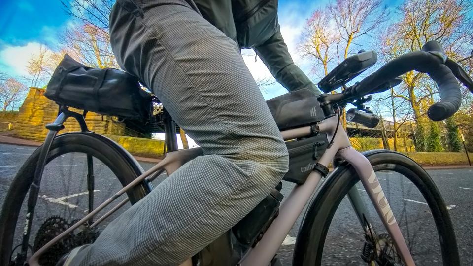 Vollebak: Inovasi Pakaian Futuristik untuk Petualangan Ekstrem dan Bertahan Lama