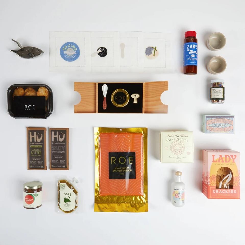 111524-Gift-Box-forWebsite-01B_1024x1024