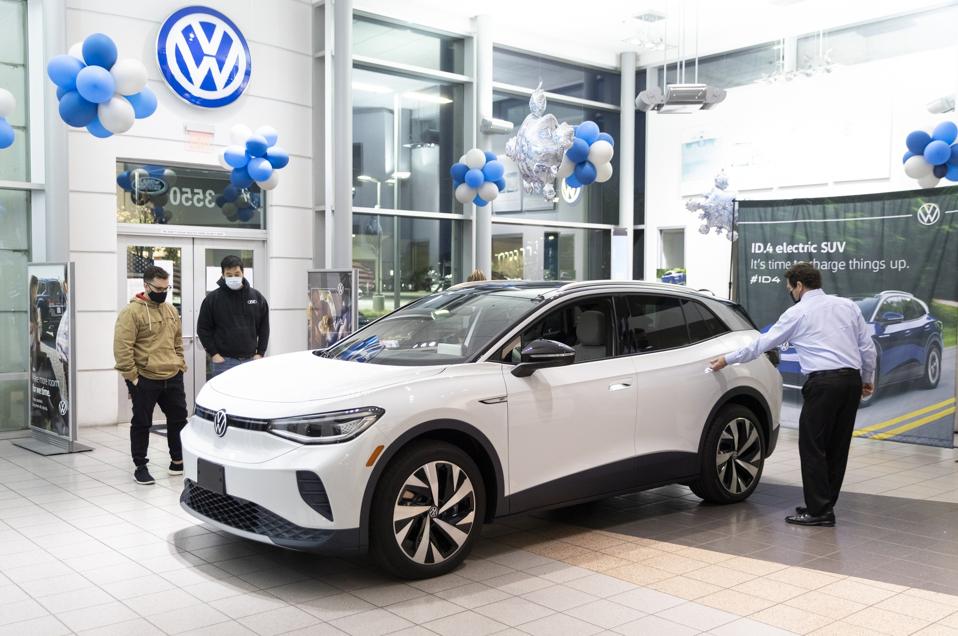 Kendaraan Listrik Mendorong Penurunan Emisi Transportasi Global Lebih Cepat