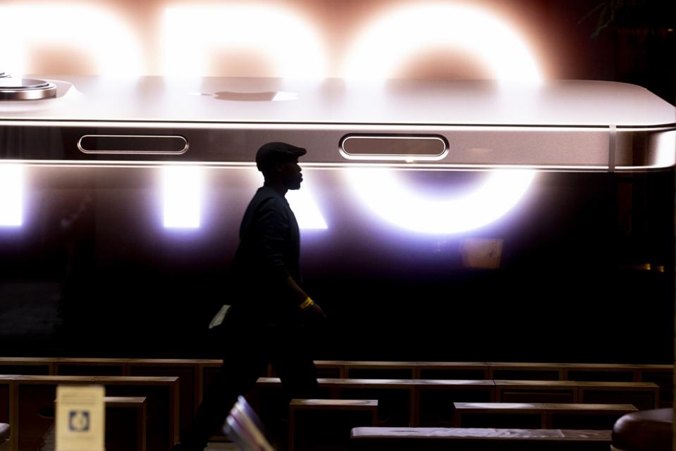 Apple Rilis iOS 18.3, iPhone Kini Bisa Kirim Pesan Lewat Satelit Starlink Tanpa Ribet