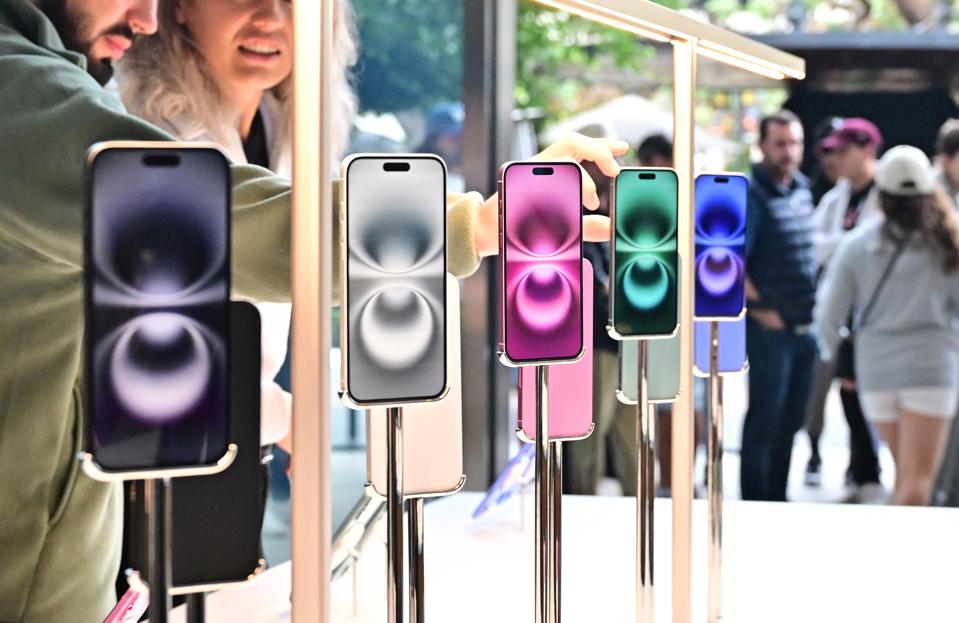 US-TECHNOLOGY-COMPUTERS-APPLE-IPHONE