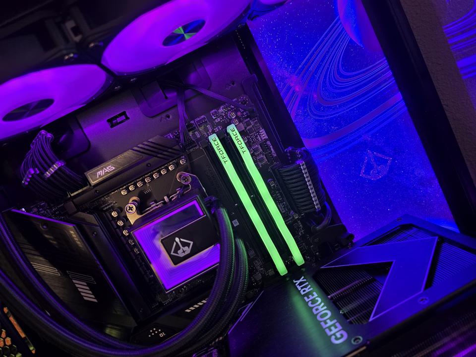 Review Voyager II Elite: PC Gaming Besar dan Kuat, Tapi Berat di Usia 40