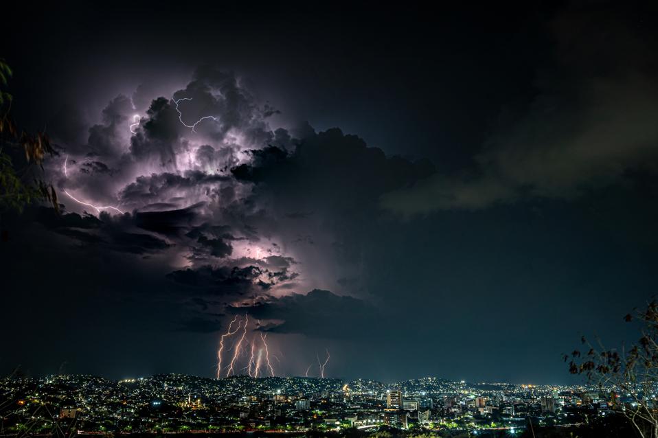 Mengungkap Misteri Petir Catatumbo: Badai Alam yang Pernah Terhenti Sebentar