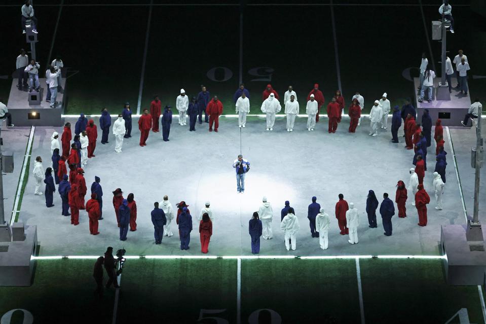 Kendrick Lamar Integrasi Simbol PlayStation di Super Bowl, Gambarkan Perjalanan Hidup