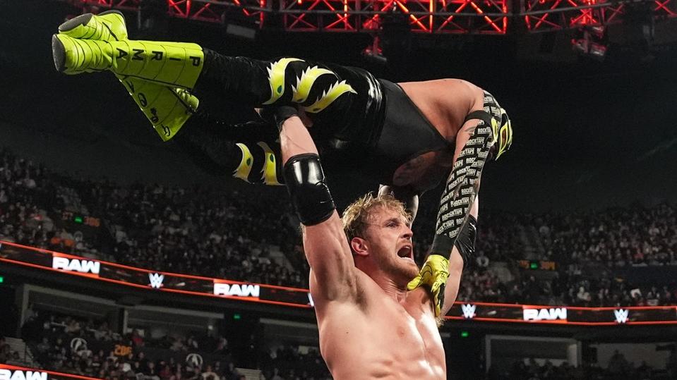 Logan Paul Beraksi di WWE Elimination Chamber: Siapa Target dan Prediksinya?
