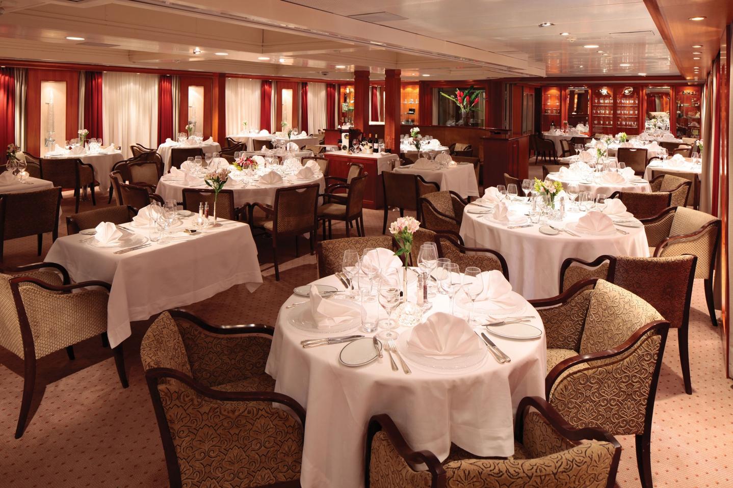 Dining-Room---Sea-Dream---Credit-SeaDream-Yacht-Club