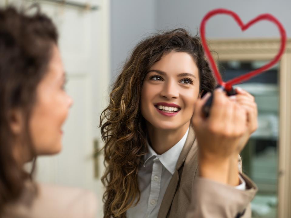 Menggunakan Generative AI Untuk Membantu Kita Mencintai Diri Sendiri Lebih Baik