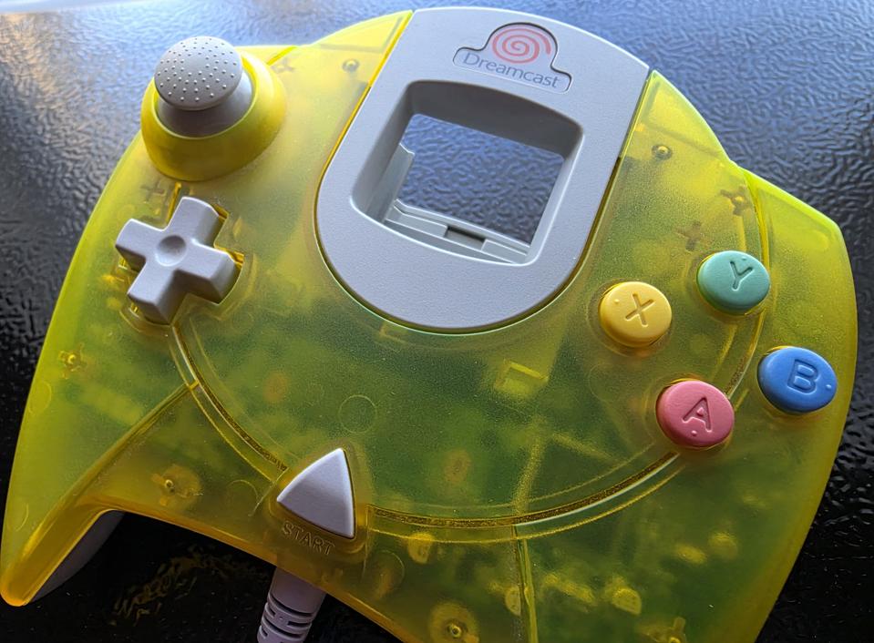 Menjelajah Nostalgia Dreamcast: Kisah Online Gaming Masa Y2K Terarsip Rapi