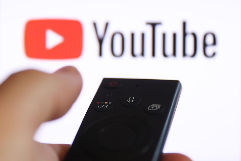 Perjalanan 20 Tahun YouTube: Dari Ide Meja Makan ke Platform Video Terbesar Dunia