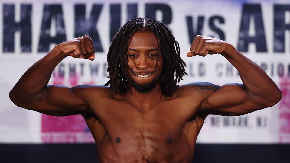 Pertarungan Dunia Tinju Berkelas di Friday Night dengan Drama Rasisme