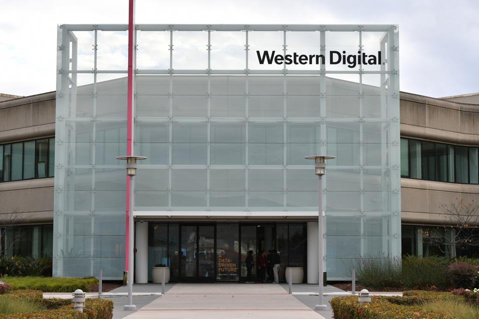 Western Digital Fokus Kembangkan HDD HAMR untuk Dukung Ledakan Data AI