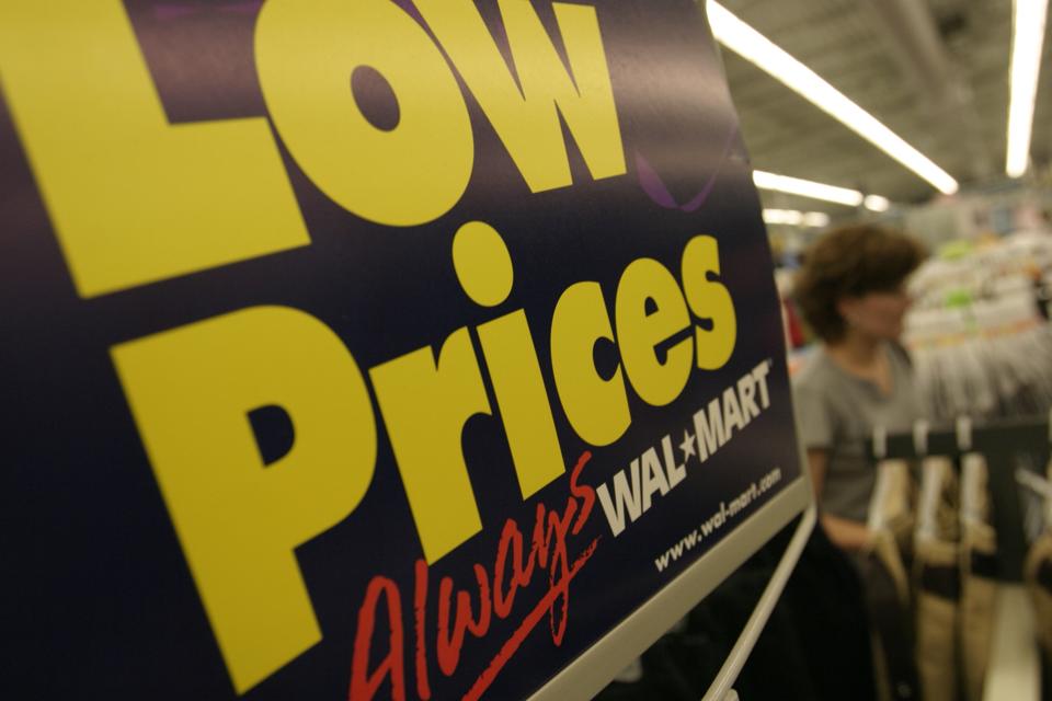 Even Walmart Hit By Tariff Concerns, As Shares Slip On Trading Caution