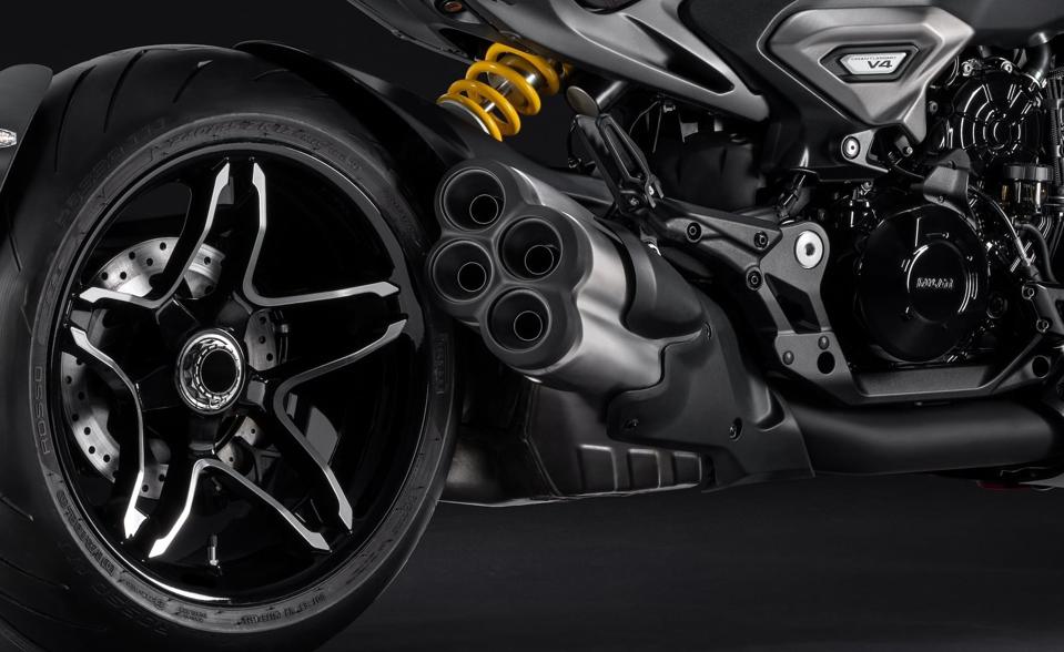 دوکاتی XDiavel V4 مدل 2025